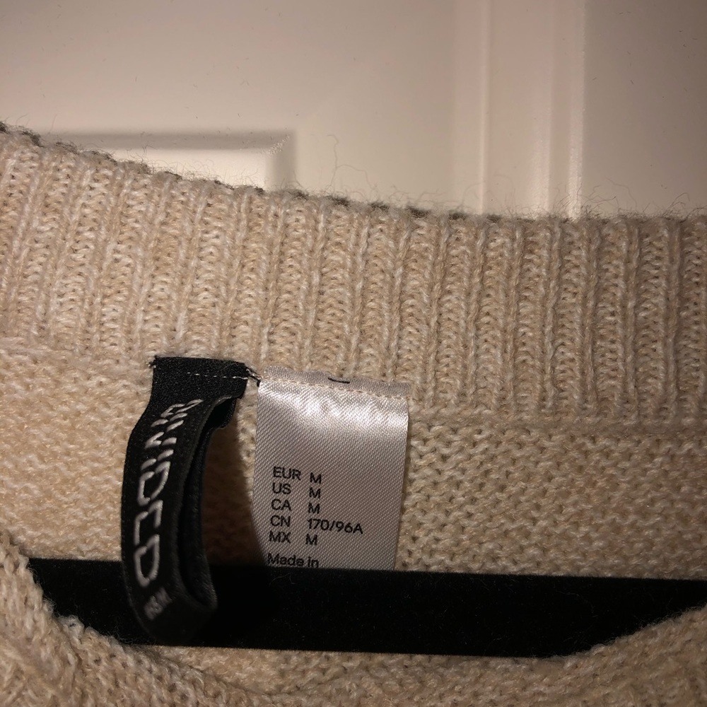 H&M Sweater - Picture 3 of 3
